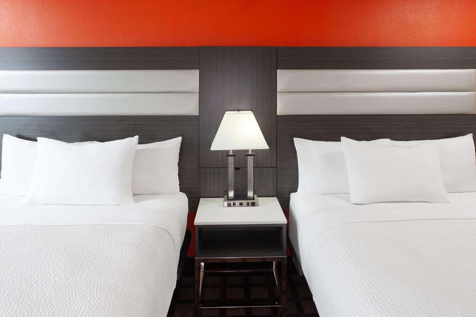 Americinn By Wyndham Hudson Extérieur photo